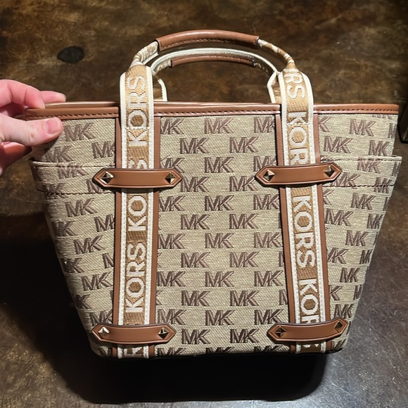 Michael Kors Maeve Small Open Tote with Logos - Picture 4 of 7